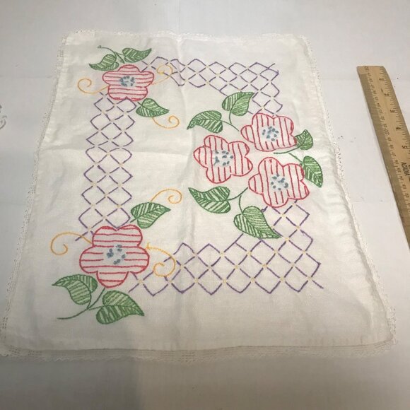 Vintage Hand-Embroidered Floral Linen Doilies Set Of 3 - Picture 5 of 9